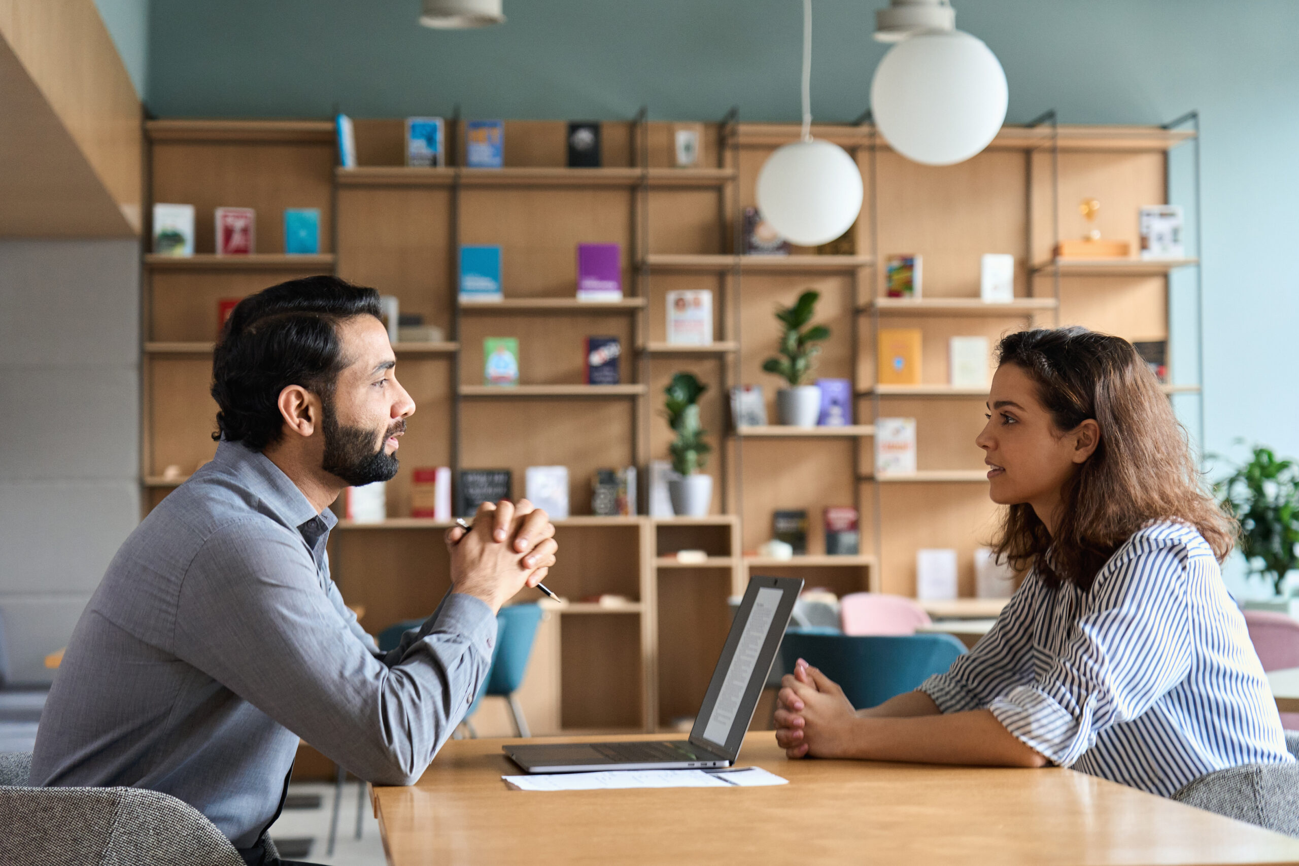 hiring manager interviewing an entry-level job applicant